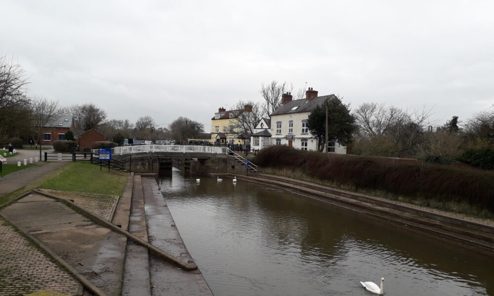 Erewash Canal and pub at Trent Lock