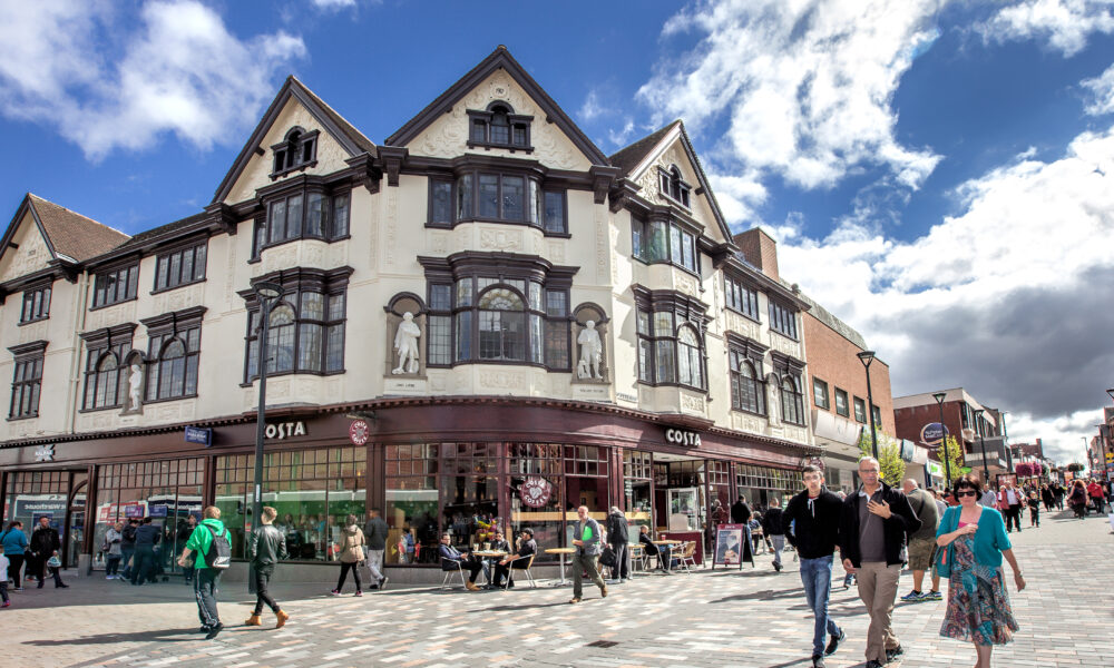 Costa and shoppers